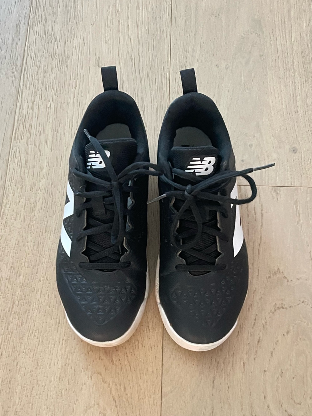 Boys New Balance Turf Shoes (4040 Fuel Cell)